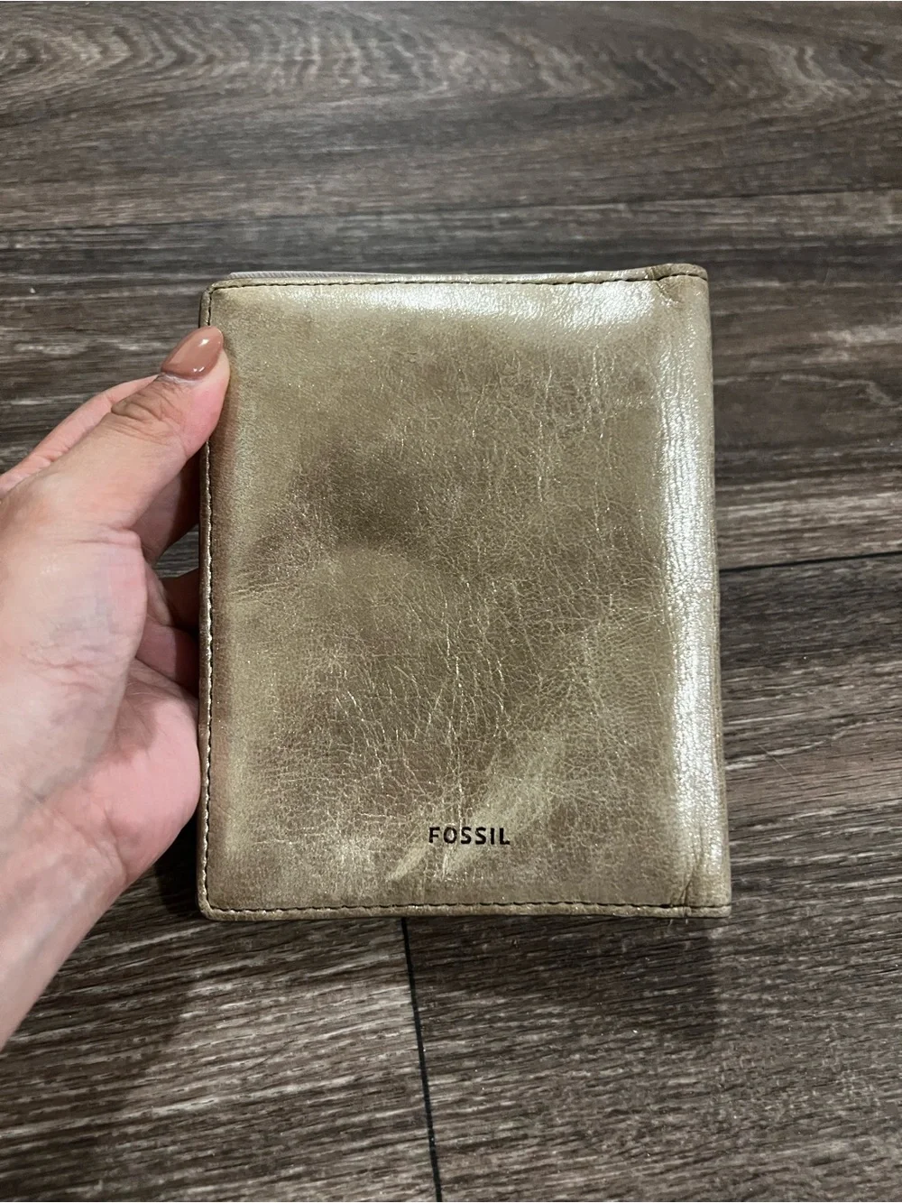 FOSSIL Passport Holder Goat-Hide Leather Travel Wallet - Metallic Gold